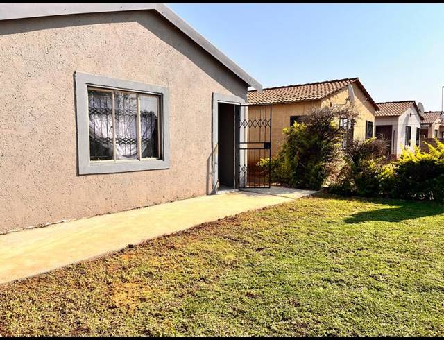 2 BEDROOM HOUSE FOR SALE IN SOSHANGUVE SOUTH